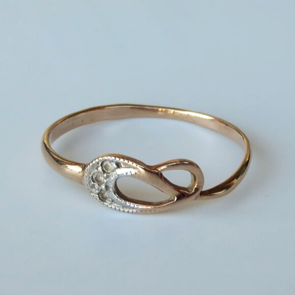Elegant Twisted 14K Rose Gold CZ Ring. Size 7.25 - Picture 4 of 15